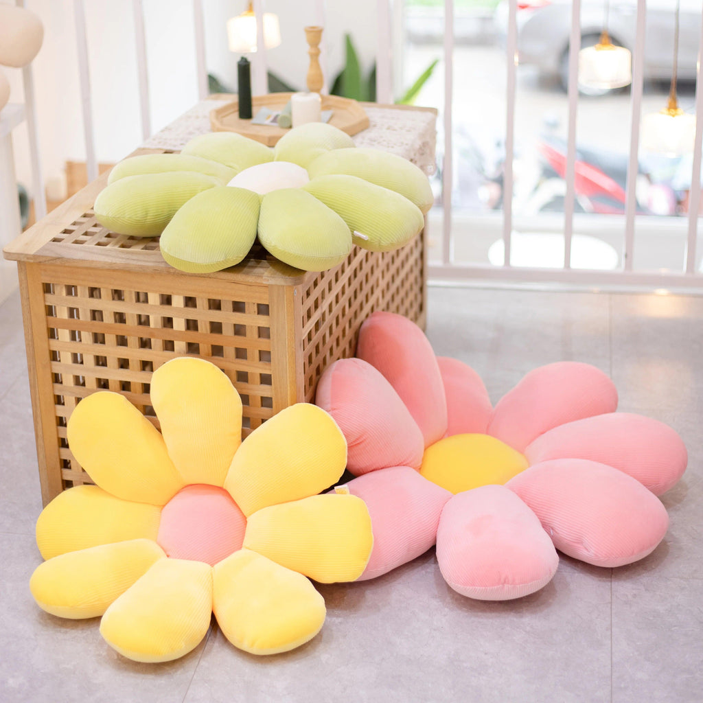 Cushy Daisy Plush Pillows - MoeMoeKyun